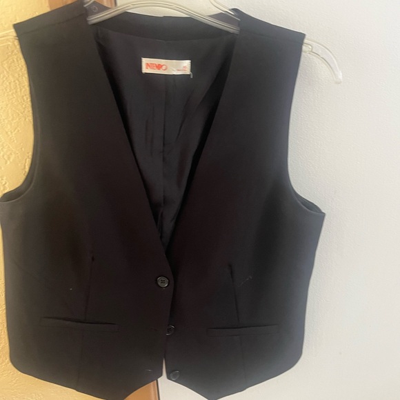 Vest - Picture 3 of 3